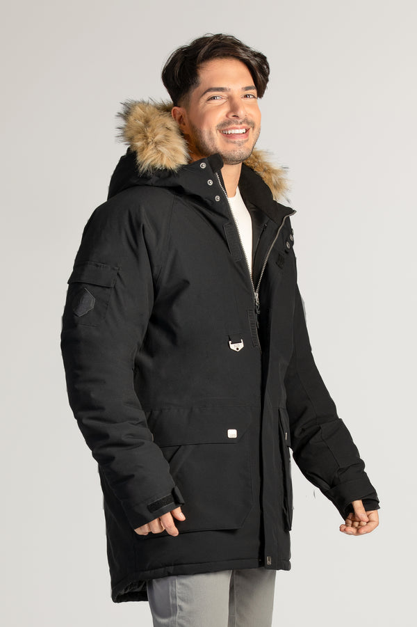 Manteau d'hiver corporatif noir pour les entreprises. Éco-responsable avec tissu recyclé pour homme allant jusqu'à Taille Plus. Parka chaude
